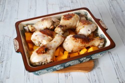 Курица с тыквой в духовке