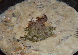 Куриные ножки в сливках с шампиньонами в духовке