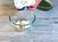 Курица со шпинатом и сыром