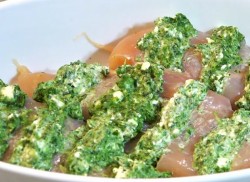 Курица со шпинатом и сыром