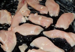 название картинки Курица со свежей капустой в духовке