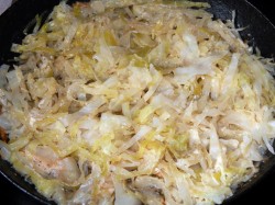 название картинки Курица со свежей капустой в духовке