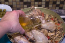 Курица тушеная с грибами и овощами