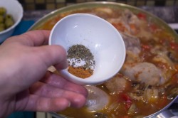 Курица тушеная с грибами и овощами