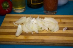 Курица тушеная с грибами и овощами