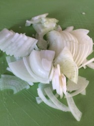 название картинки Курица тушеная с овощами в сметане