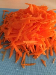 название картинки Курица тушеная с овощами в сметане