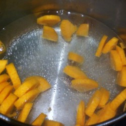 Курица с ананасами в кисло-сладком соусе