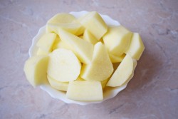 Курица в майонезе с луком и картошкой в духовке