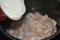название картинки Курица в сметане в мультиварке