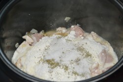 название картинки Курица в сметане в мультиварке