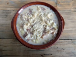 Курица в соусе бешамель