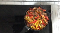 Курица в соусе терияки с овощами - шаг 10