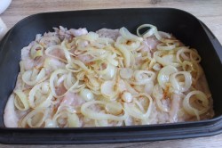 название картинки Курица с ананасами и сыром в духовке запеченная