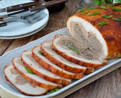 название картинки Курица, фаршированная свининой грибами и фасолью