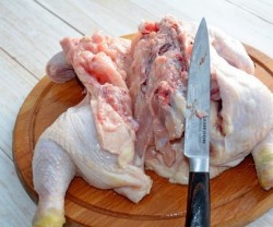 название картинки Курица, фаршированная свининой грибами и фасолью