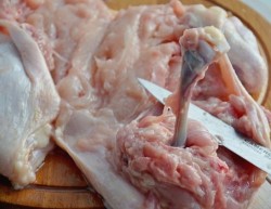 название картинки Курица, фаршированная свининой грибами и фасолью