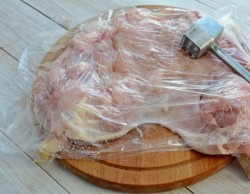 название картинки Курица, фаршированная свининой грибами и фасолью