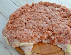 название картинки Курица, фаршированная свининой грибами и фасолью