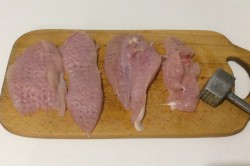 Куриная грудка с ананасами и сыром в духовке