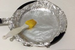 Куриная грудка с ананасами и сыром в духовке