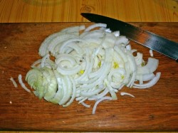 название картинки Куриная грудка с грибами и сыром в духовке