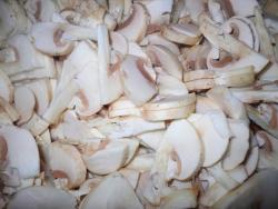 название картинки Куриная грудка с грибами в сливочном соусе