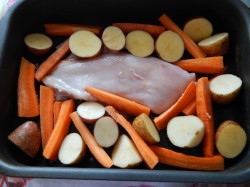 Куриная грудка с овощами в духовке