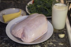 Куриное филе с брокколи в сливочном соусе - шаг 1 Куриное филе с брокколи в сливочном соусе - шаг 1