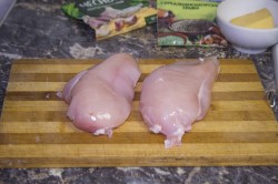 Куриная грудка в соусе в духовке