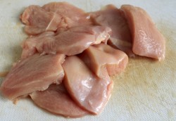 Куриная грудка в яйце - шаг 1