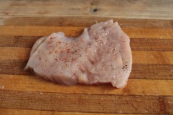 Куриная грудка в яйце - шаг 2