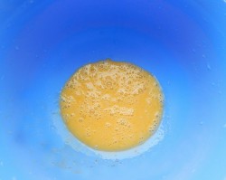 Куриная грудка в яйце - шаг 3