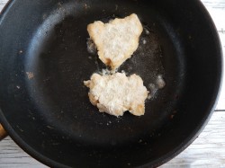 Куриная грудка в яйце - шаг 5