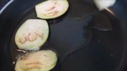 Куриная запеканка с баклажанами и помидорами и сыром - шаг 3