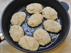 Куриные котлеты жареные