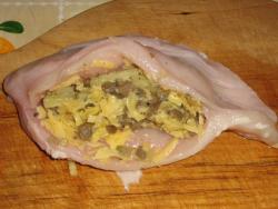 Куриная грудка фаршированная грибами и сыром