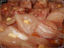 название картинки Куриные наггетсы с сыром на сковороде