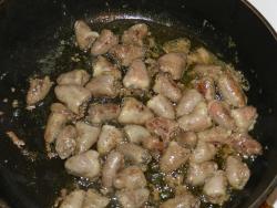 название картинки куриные сердечки с грибами в сметане