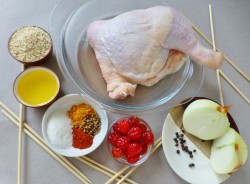 Куриное филе на шпажках в духовке