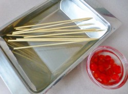 Куриное филе на шпажках в духовке