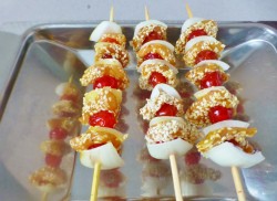 Куриное филе на шпажках в духовке