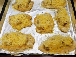 название картинки Куриное филе с грибами и сыром