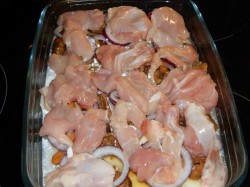 название картинки Куриное филе с картошкой в духовке