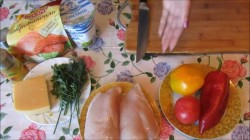 Куриное филе с перцем и зеленью в духовке