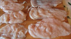 Куриное филе с перцем и зеленью в духовке