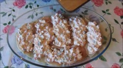 Куриное филе с перцем и зеленью в духовке