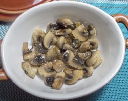 название картинки Куриное филе с шампиньонами в духовке