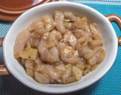 название картинки Куриное филе с шампиньонами в духовке