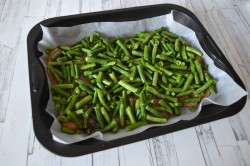 Куриное филе со стручковой фасолью в духовке